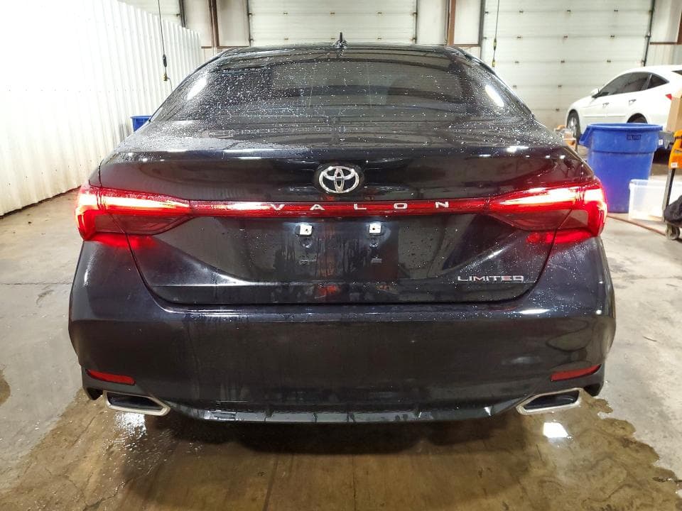 2019 TOYOTA AVALON LIMITED 6