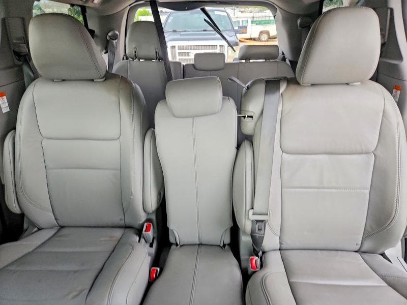 2018 TOYOTA SIENNA XLE 8-PASSENGER 10