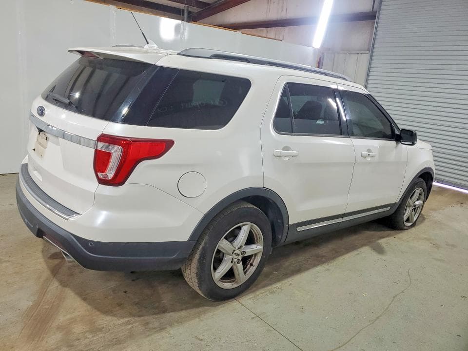 2018 FORD EXPLORER XLT 3