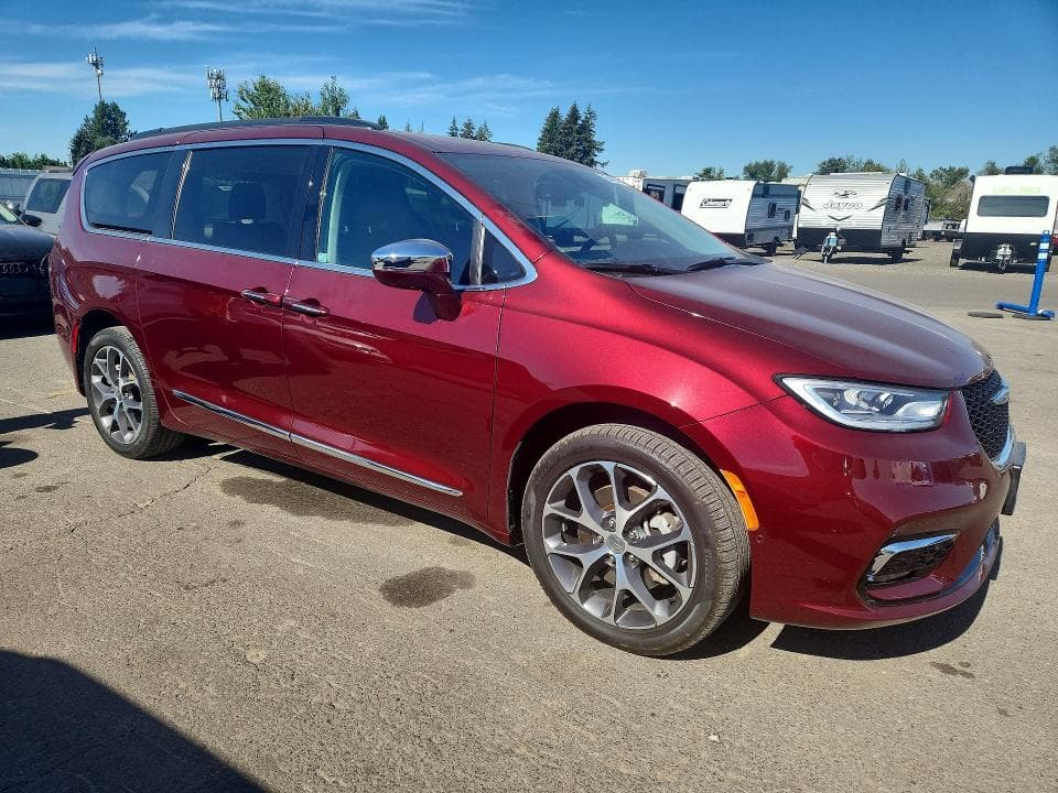 2022 CHRYSLER PACIFICA LIMITED 4