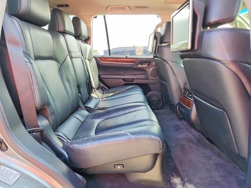 2017 LEXUS LX 570 11