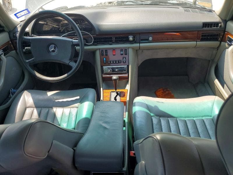 1985 MERCEDES-BENZ 300 8
