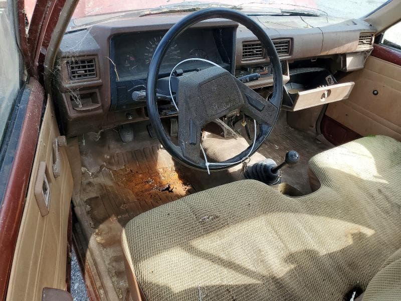1985 TOYOTA PICKUP 1/2 TON RN50 8