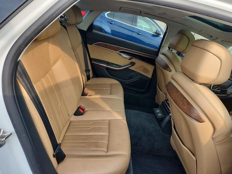 2019 AUDI A8 L 10