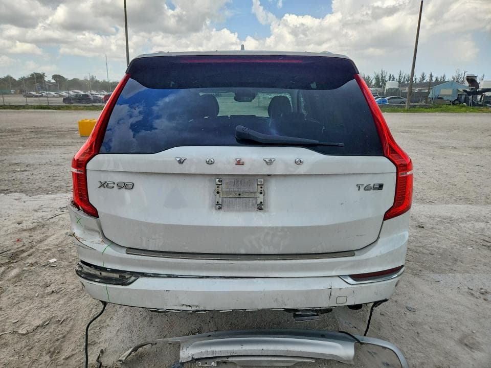 2017 VOLVO XC90 T6 6