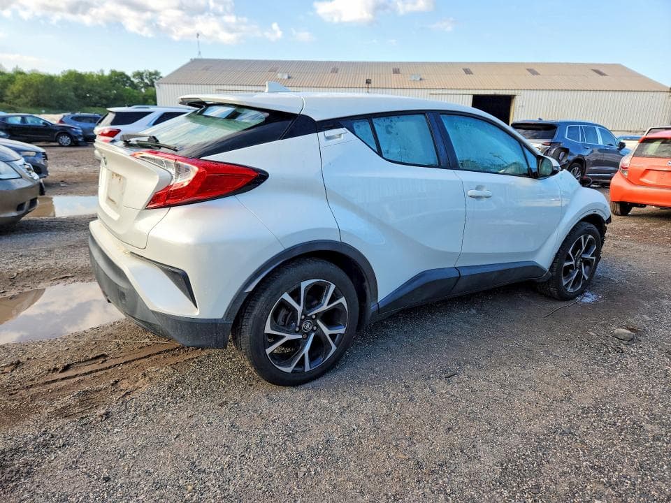 2018 TOYOTA C-HR XLE PREMIUM 3