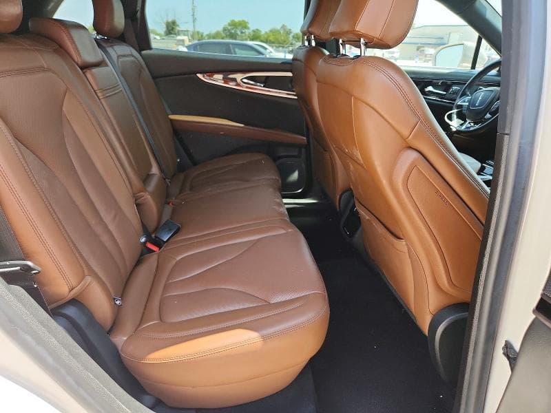 2022 LINCOLN NAUTILUS RESERVE 11