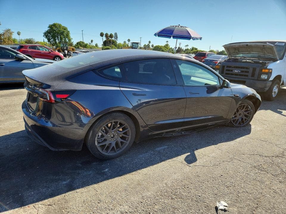 2025 TESLA MODEL 3 3