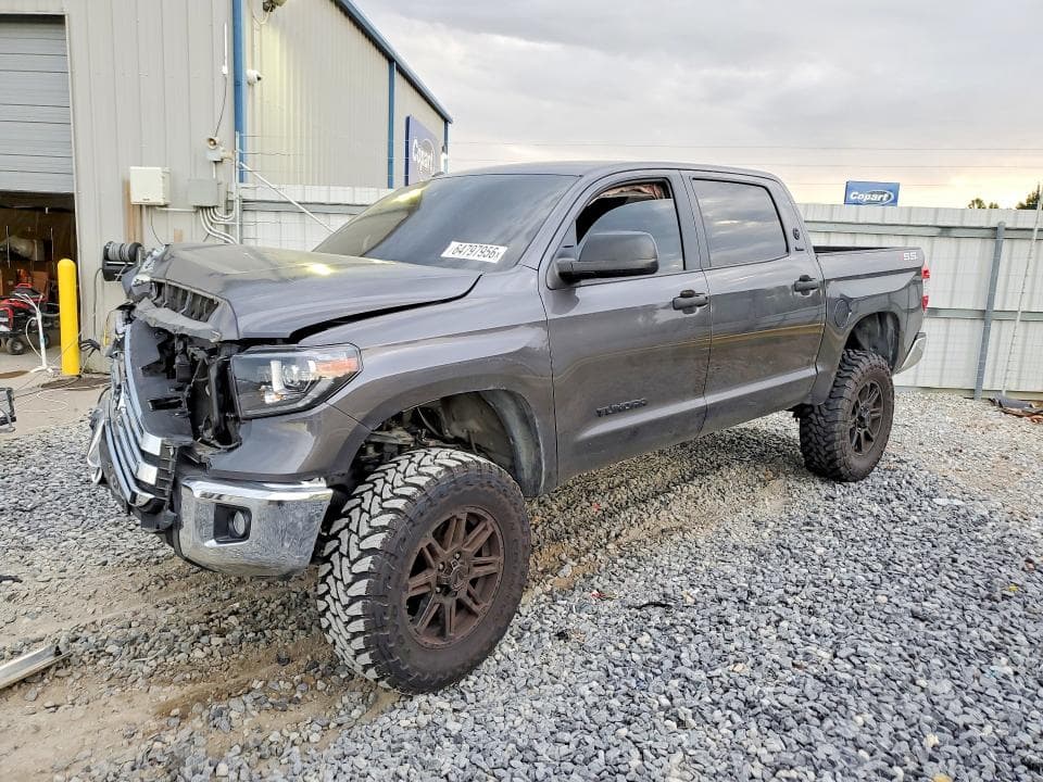 2018 TOYOTA TUNDRA CREWMAX SR5