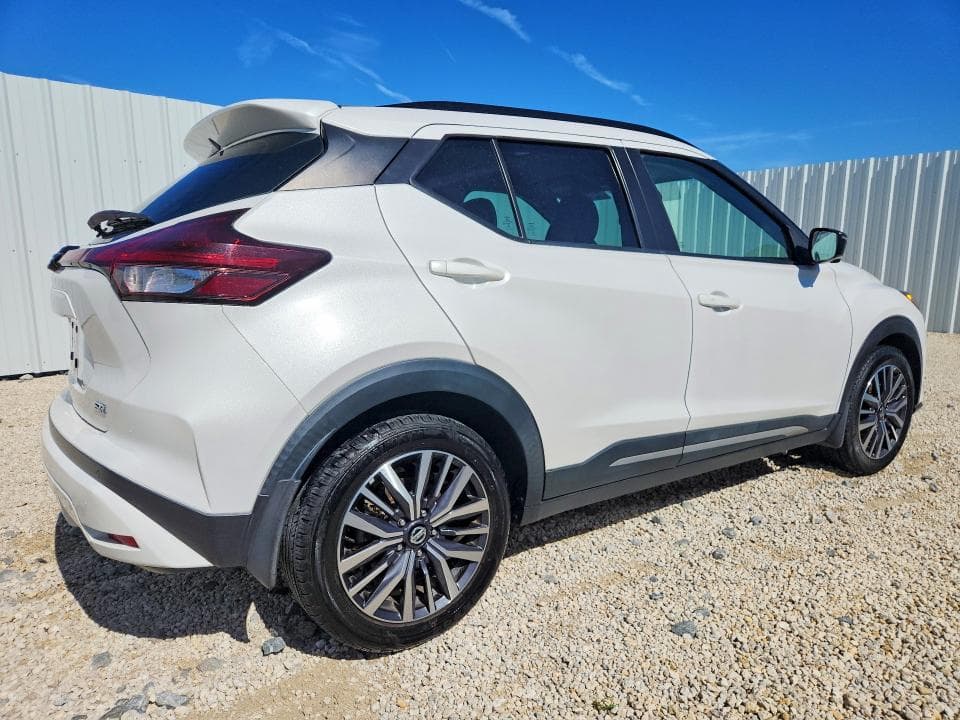 2021 NISSAN KICKS SR 3