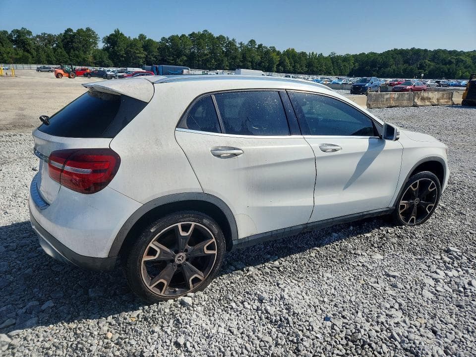 2019 MERCEDES-BENZ GLA 250 3
