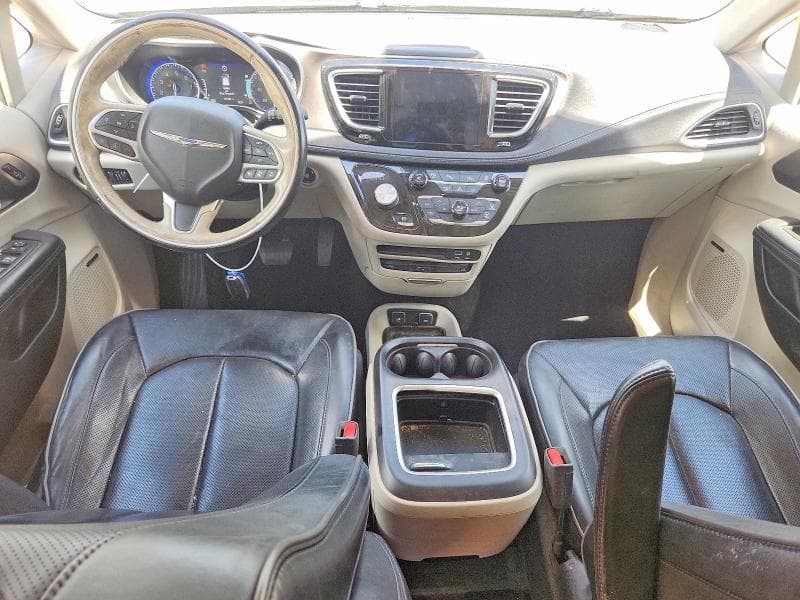 2017 CHRYSLER PACIFICA LIMITED 8