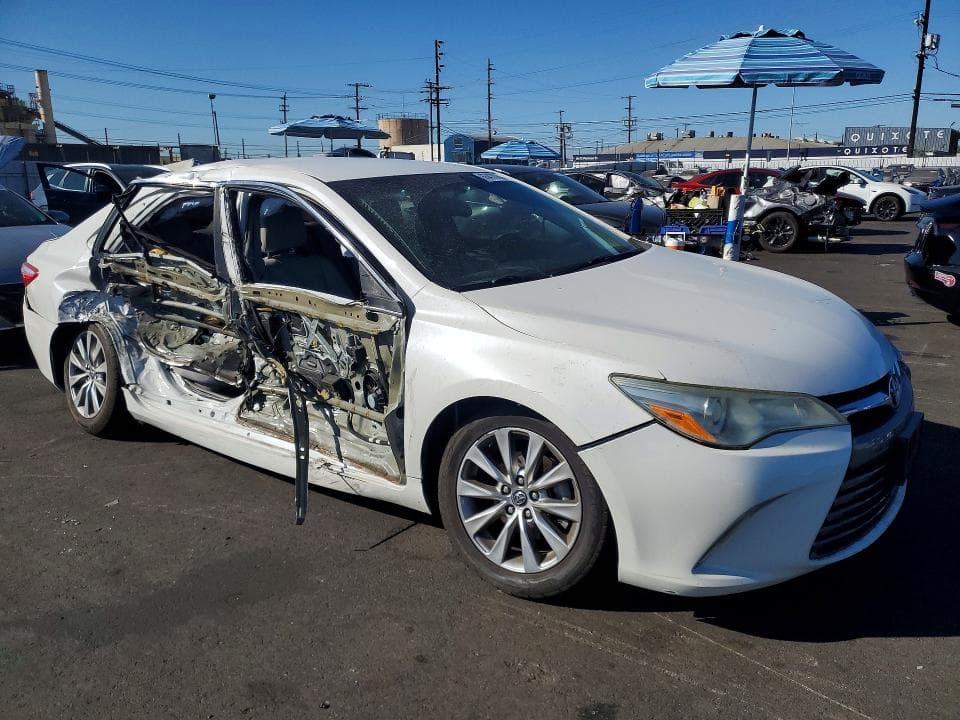 2017 TOYOTA CAMRY XLE 4