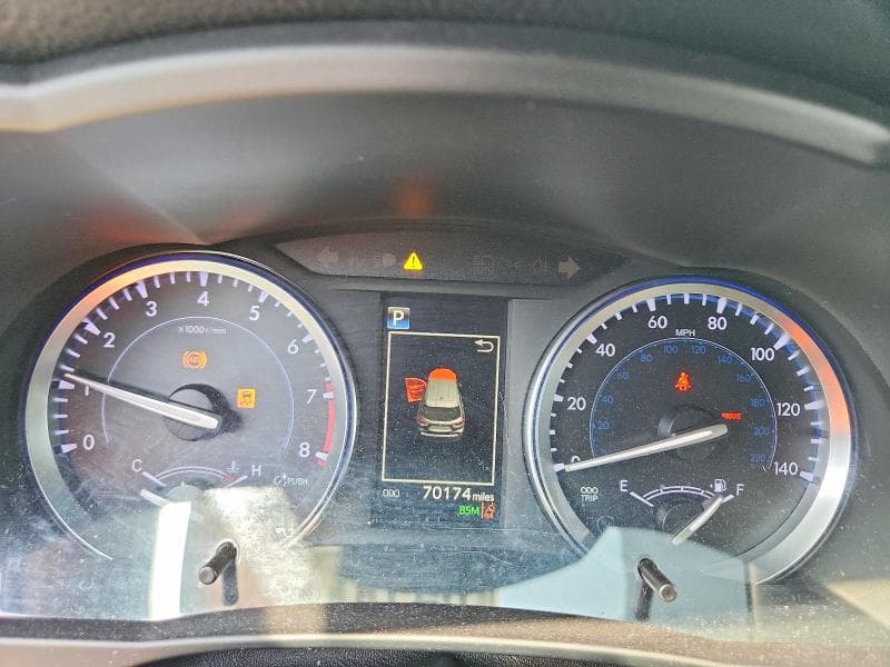 2019 TOYOTA HIGHLANDER LIMITED 9