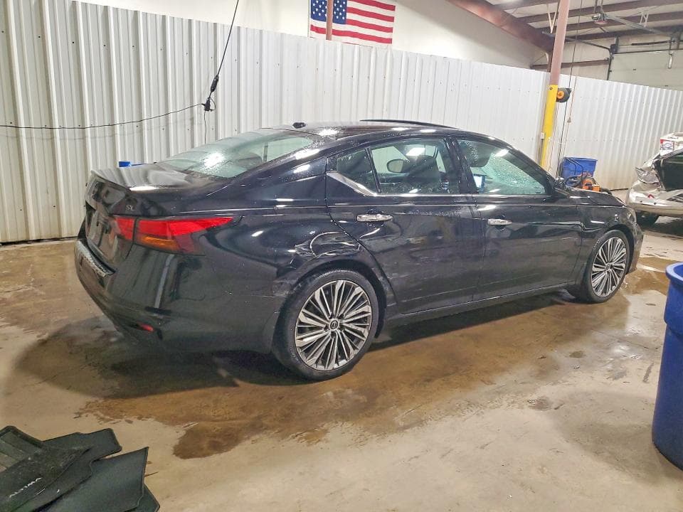 2023 NISSAN ALTIMA SL 3