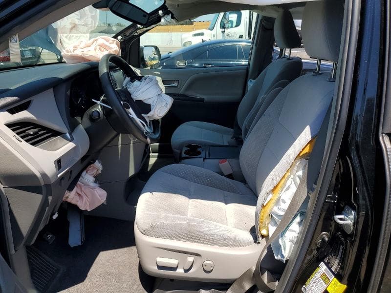2018 TOYOTA SIENNA LE 7
