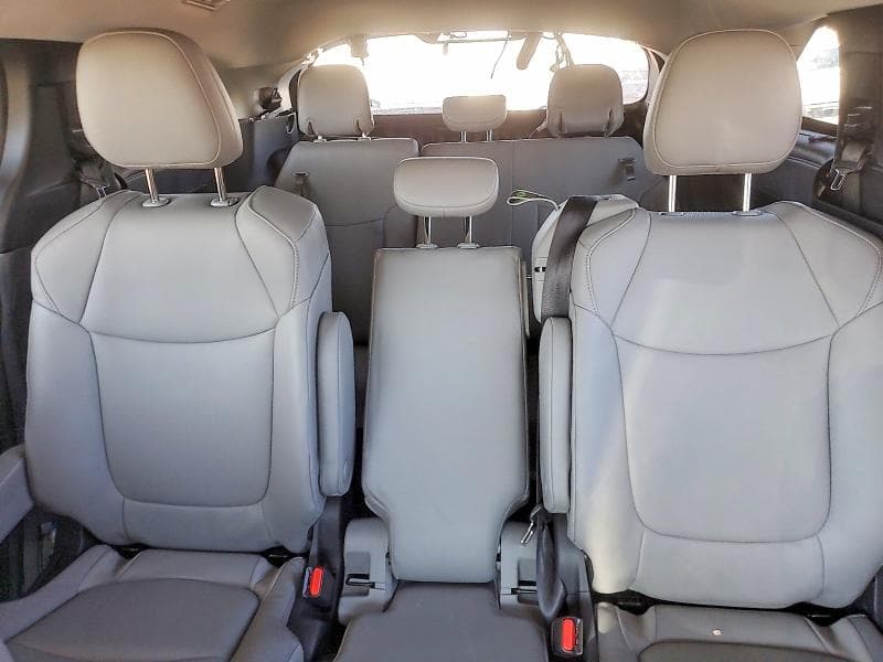 2026 TOYOTA SIENNA XLE 8-PASSENGER 10