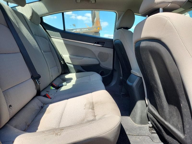 2018 HYUNDAI ELANTRA SE 10