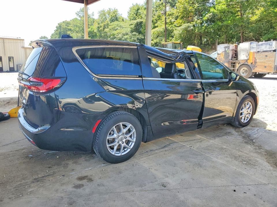 2023 CHRYSLER PACIFICA TOURING L 3