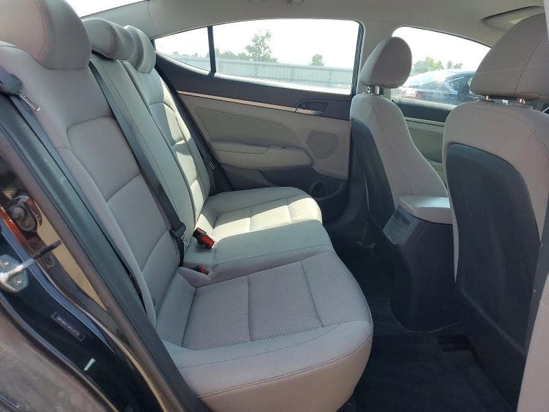 2018 HYUNDAI ELANTRA SEL 10