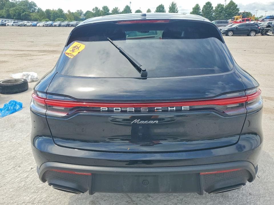 2024 PORSCHE MACAN BASE 6