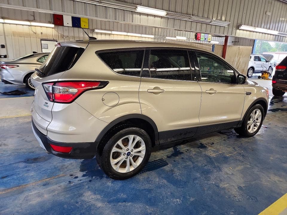 2017 FORD ESCAPE SE 3