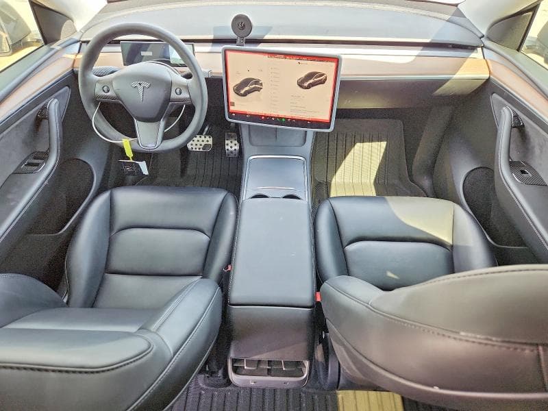 2023 TESLA MODEL Y 8