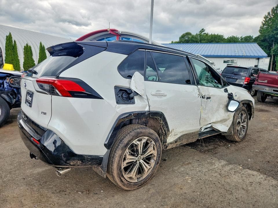 2024 TOYOTA RAV4 PRIME XSE 3