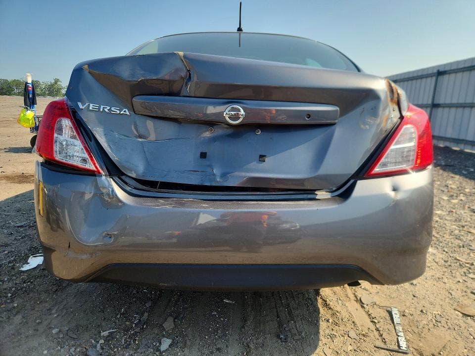 2018 NISSAN VERSA S 6
