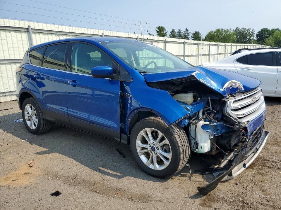 2017 FORD ESCAPE SE 4