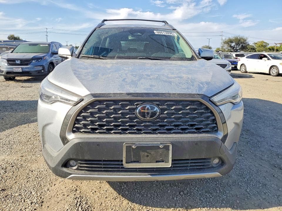 2024 TOYOTA COROLLA CROSS XLE 5