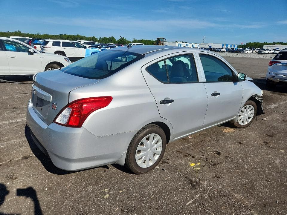 2018 NISSAN VERSA S 3