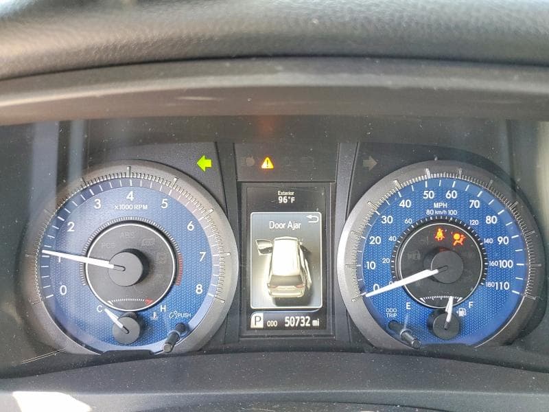 2018 TOYOTA SIENNA LE 9