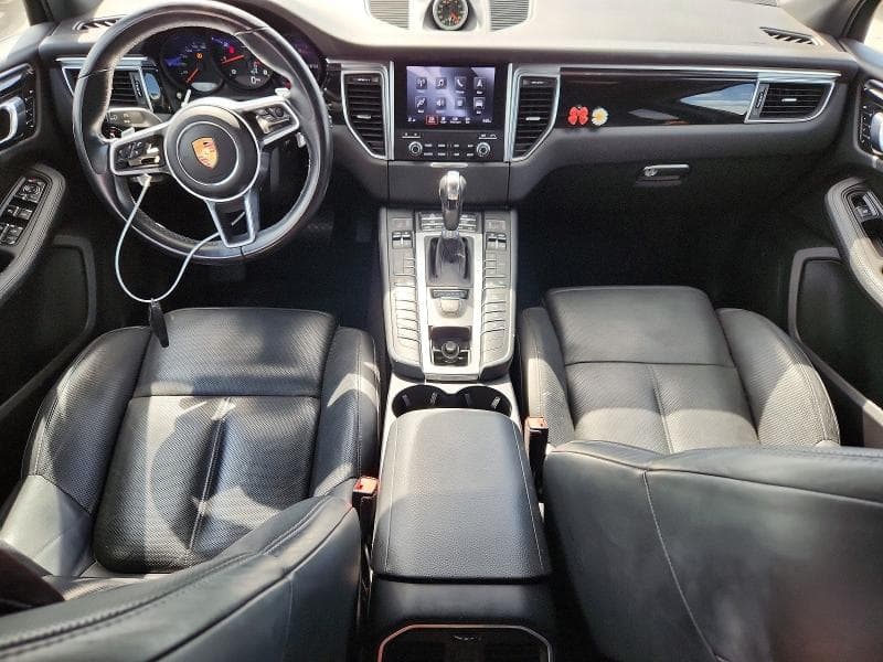 2018 PORSCHE MACAN 8
