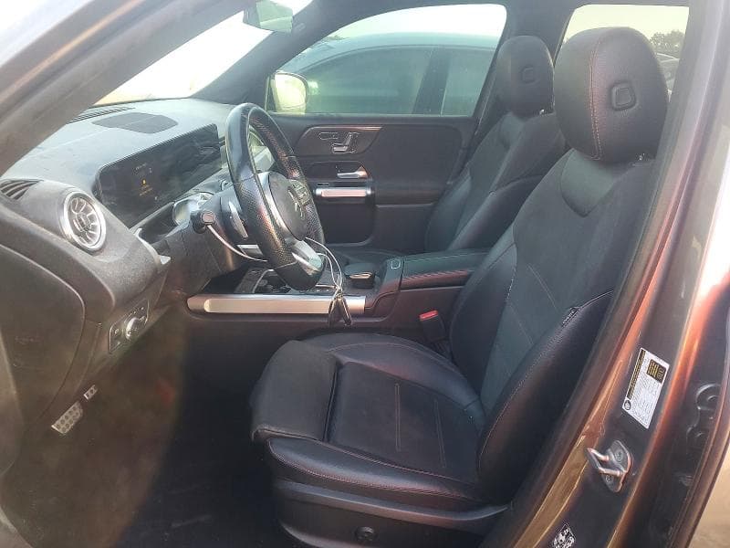 2023 MERCEDES-BENZ GLB 250 7