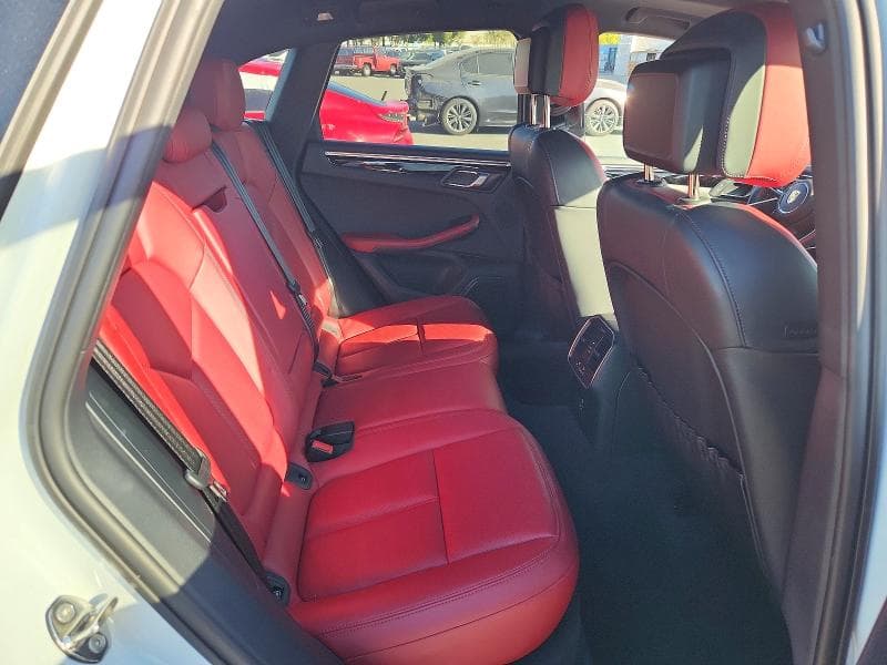 2022 PORSCHE MACAN 10