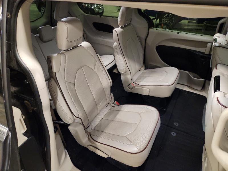 2017 CHRYSLER PACIFICA LIMITED 11