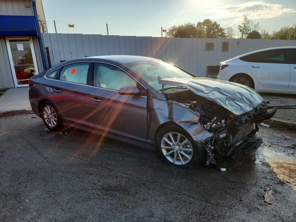 2019 HYUNDAI SONATA SE 4