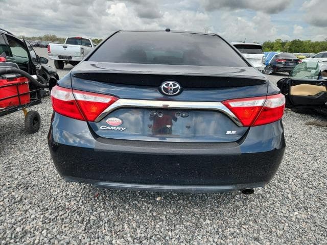 2017 TOYOTA CAMRY SE 6