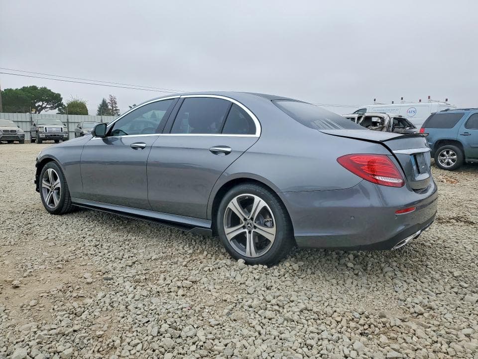 2019 MERCEDES-BENZ E 300 2