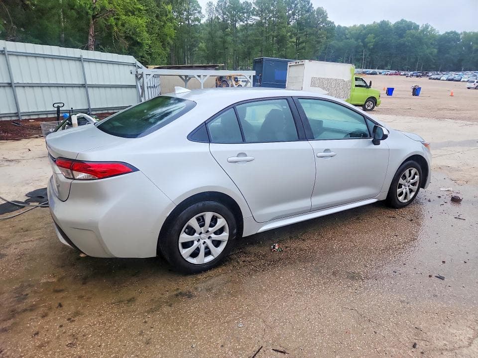 2022 TOYOTA COROLLA LE 3