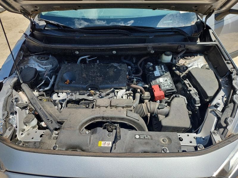 2021 TOYOTA RAV4 XLE 12