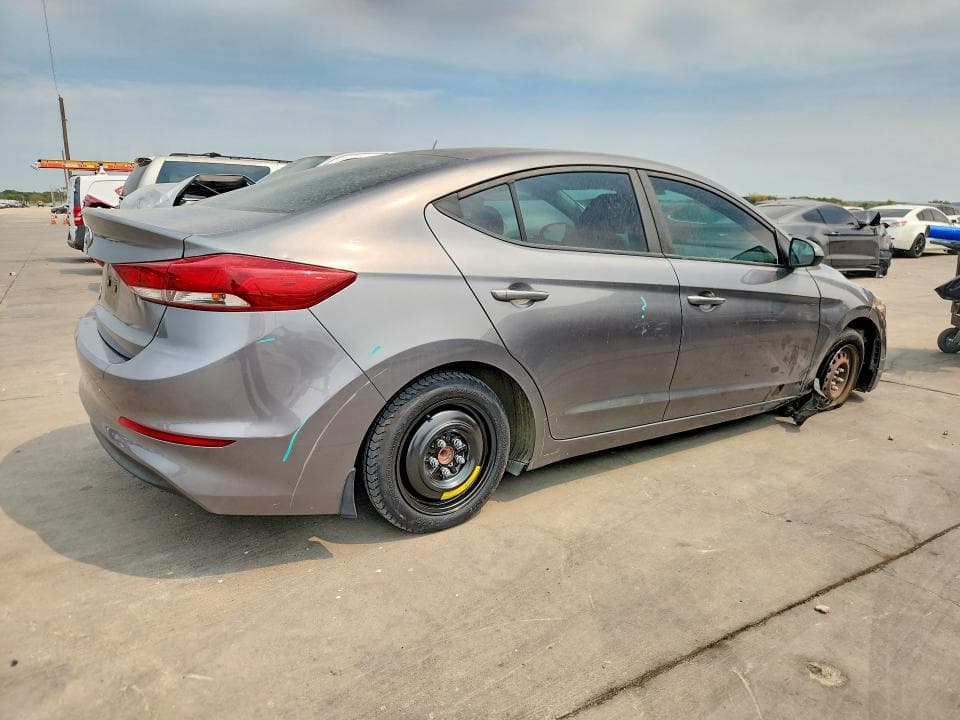 2018 HYUNDAI ELANTRA SE 3