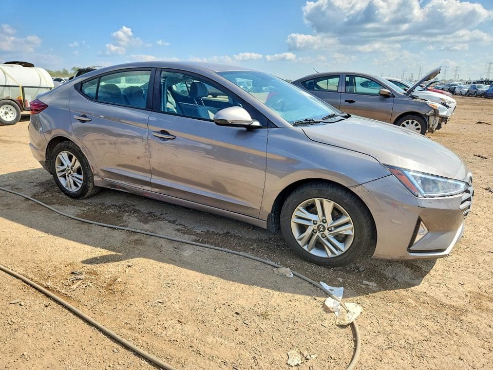 2020 HYUNDAI ELANTRA SEL 4