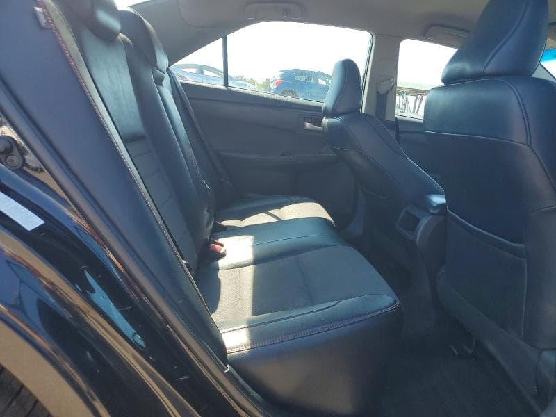 2017 TOYOTA CAMRY SE 10