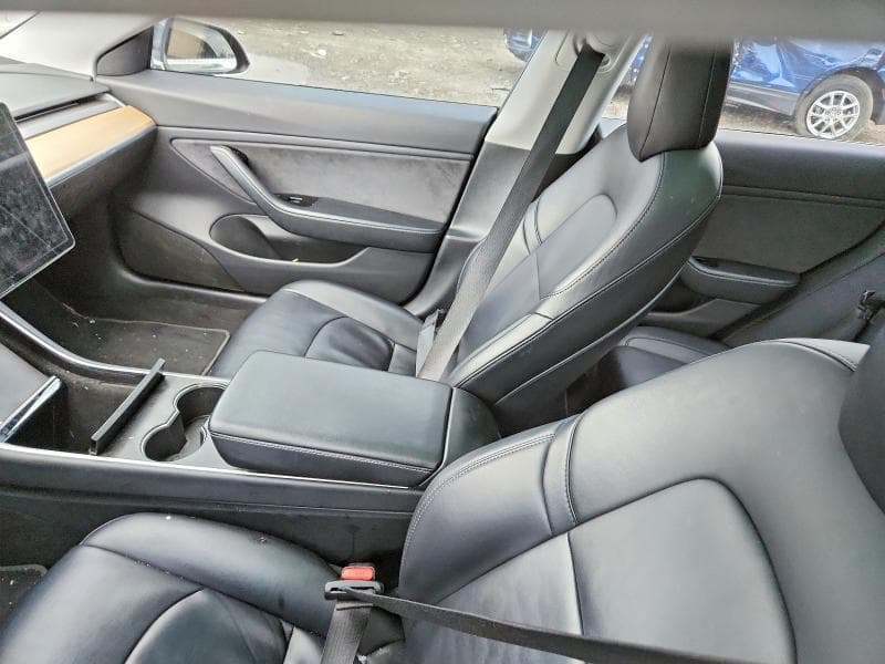 2018 TESLA MODEL 3 8