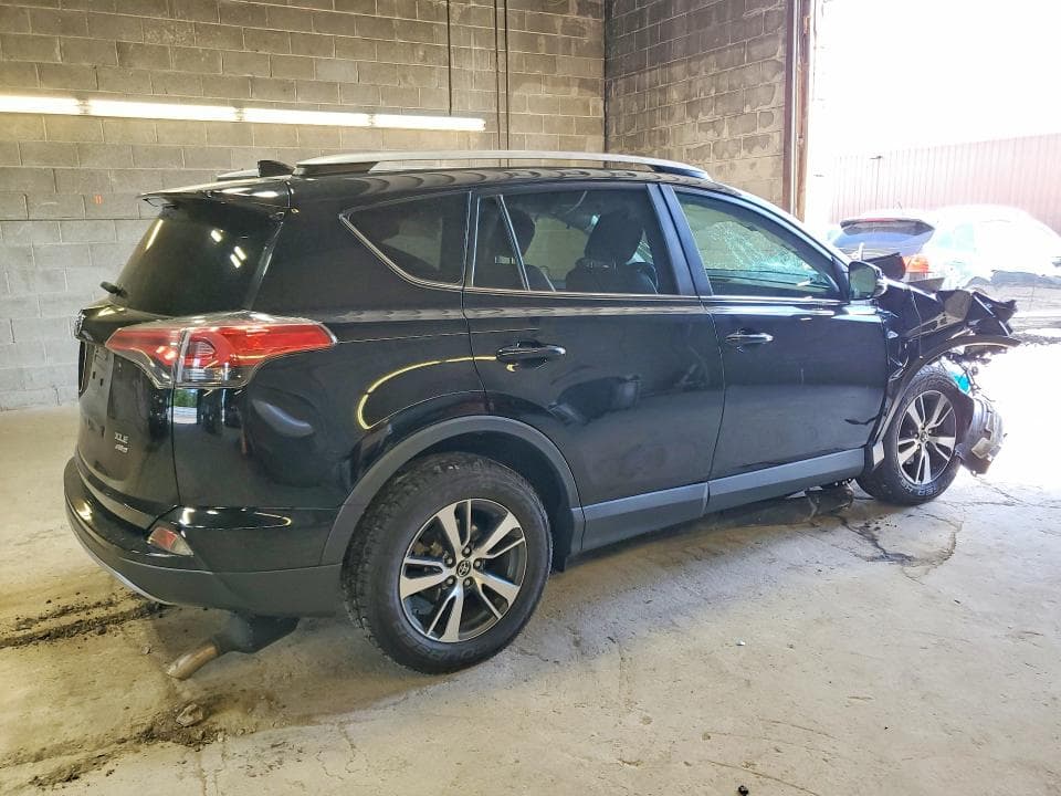 2018 TOYOTA RAV4 XLE 3