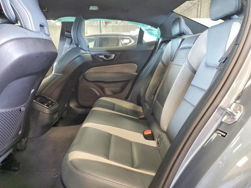 2021 VOLVO S60 T5 R-DESIGN 10