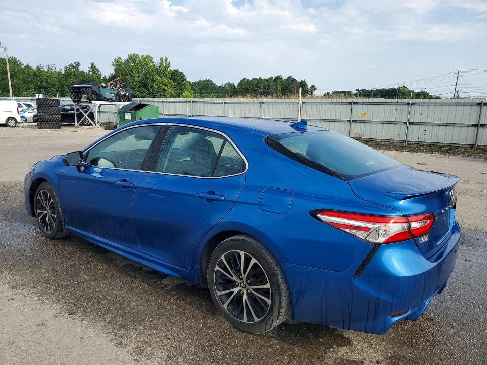 2020 TOYOTA CAMRY SE 2