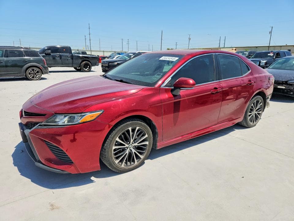2018 TOYOTA CAMRY SE - 1